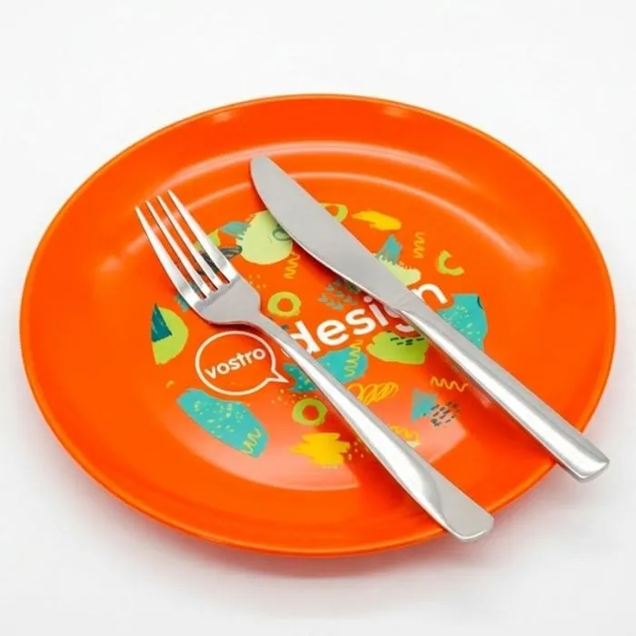 Piatto rotondo e piatto in plastica riciclata personalizzabile