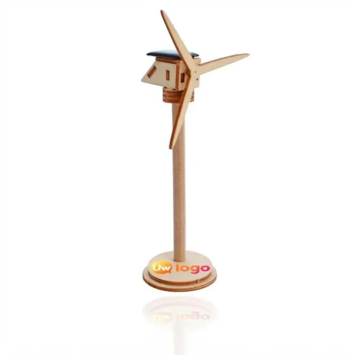 Kleine, zelf te monteren zonne- en windturbine (op maat)