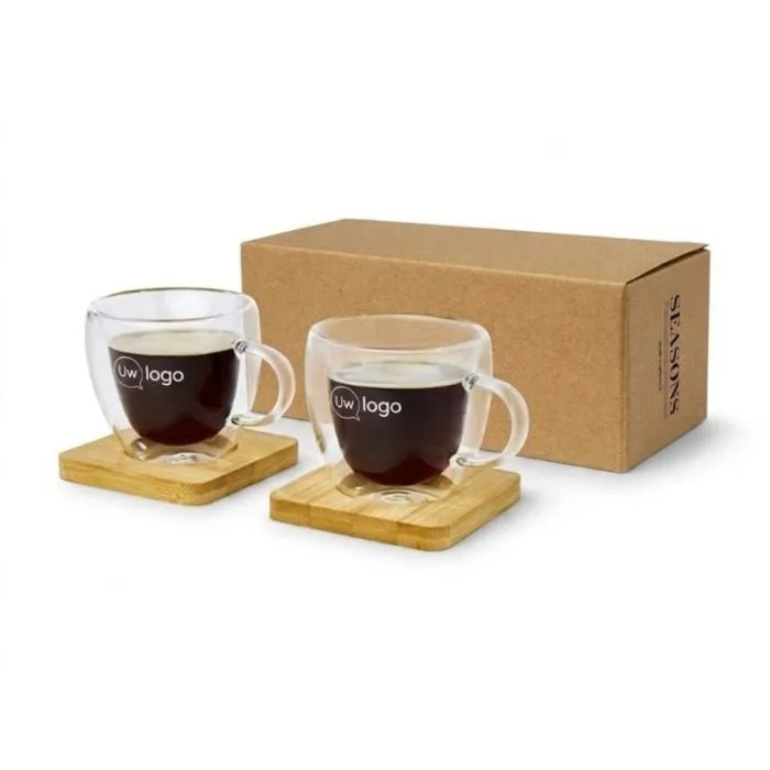 set van 2 dubbelwandige glazen kopjes van 100 ml met bamboe onderzetter met reclame - Manti