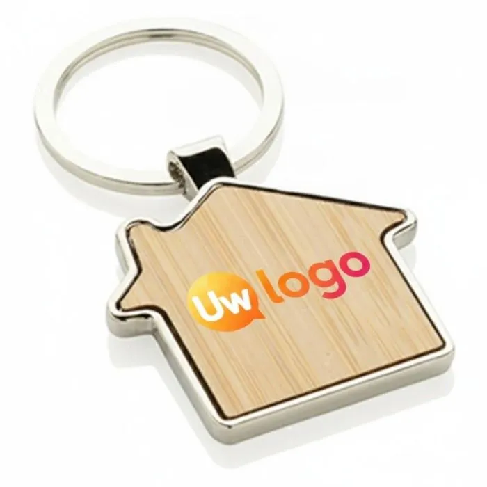 Gepersonaliseerde sleutelhanger van gerecycled RCS-zink en bamboe