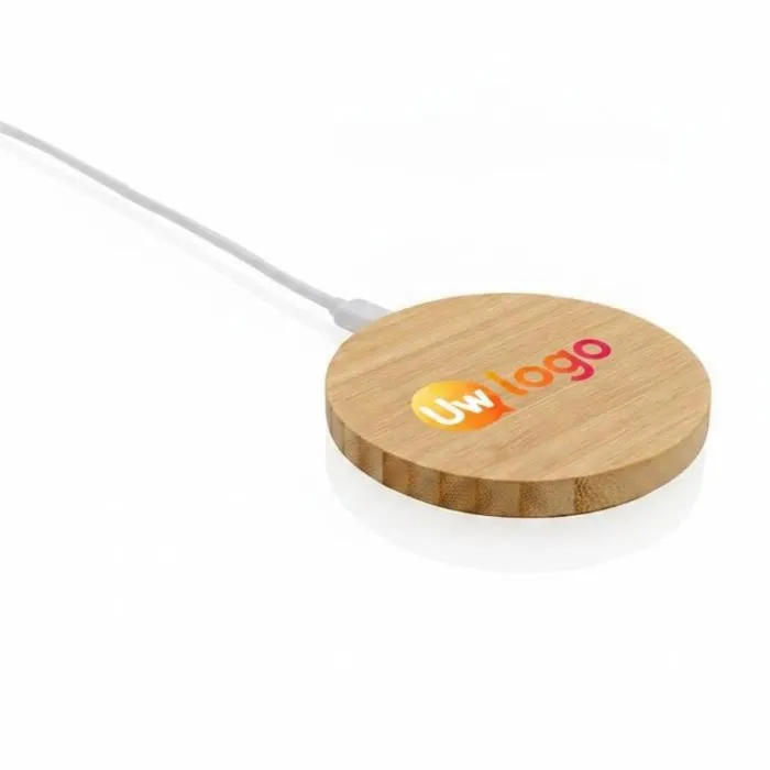 Op maat gemaakte draadloze oplader van 15 W, vervaardigd uit FSC®-gecertificeerd bamboe