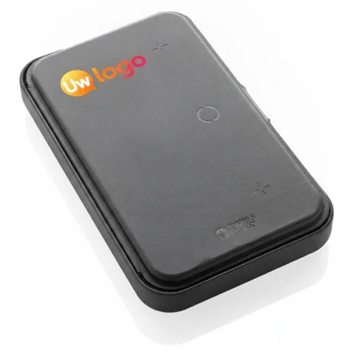 Gepersonaliseerd reisetui met 3-in-1 draadloze oplader van gerecycled PU