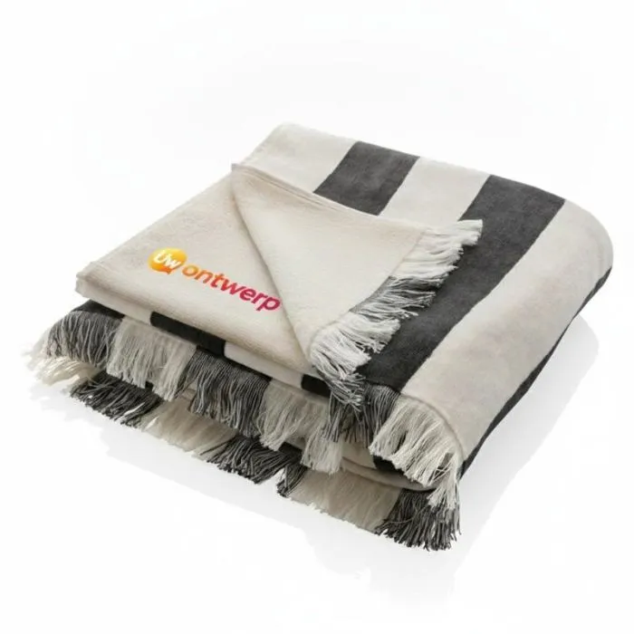 Gepersonaliseerd badhanddoekje van 50 % gerecycled katoen, in samenwerking met AWARE™ en Water.org