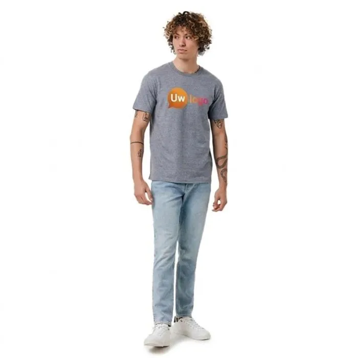 Gepersonaliseerd unisex-T-shirt van gerecycled en biologisch katoen met AWARE-traceerbaarheid