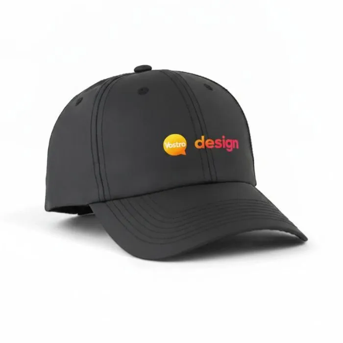 Cappellino personalizzato in PET riciclato con chiusura a fibbia e logo AWARE™