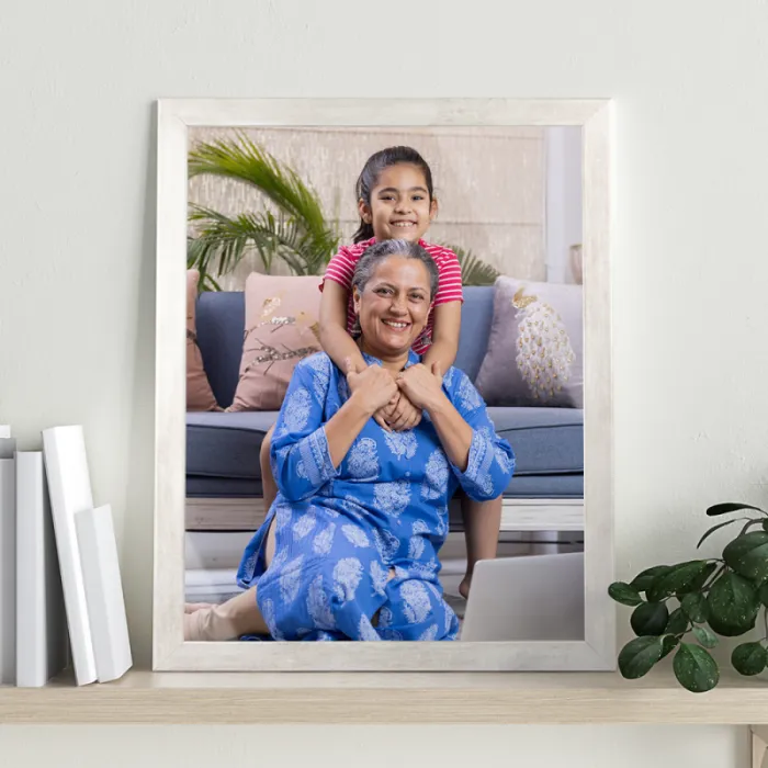 Affiche personnalisée avec cadre en bois – pour affichage décoratif ou communication visuelle